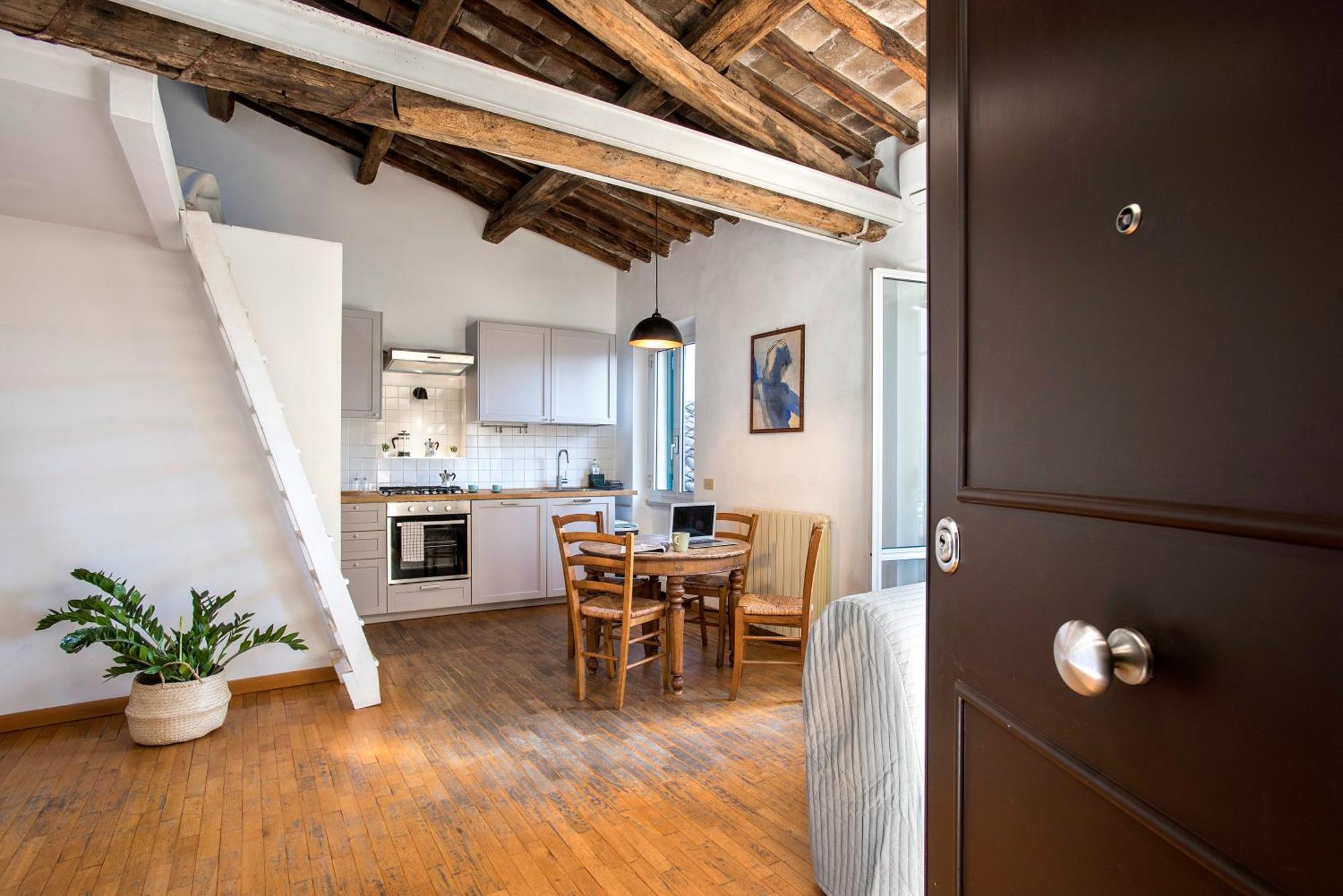 Apartment Forum Loft Rom